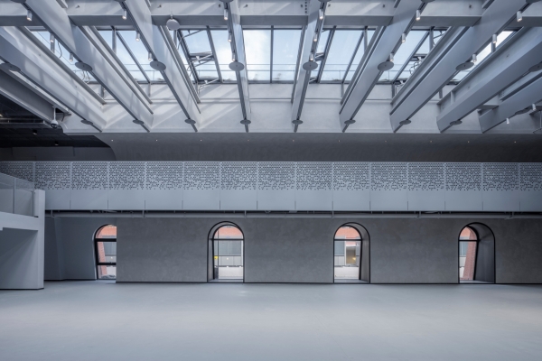 wind-activated curtain wall