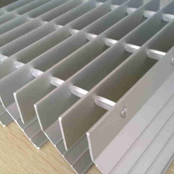 Aluminum alloy load-bearing louvers